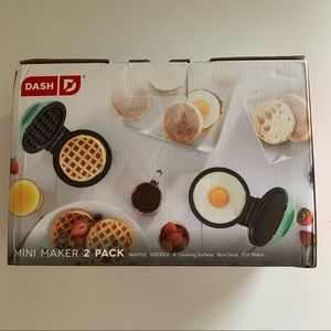 Dash Mini Waffle Maker Bundle